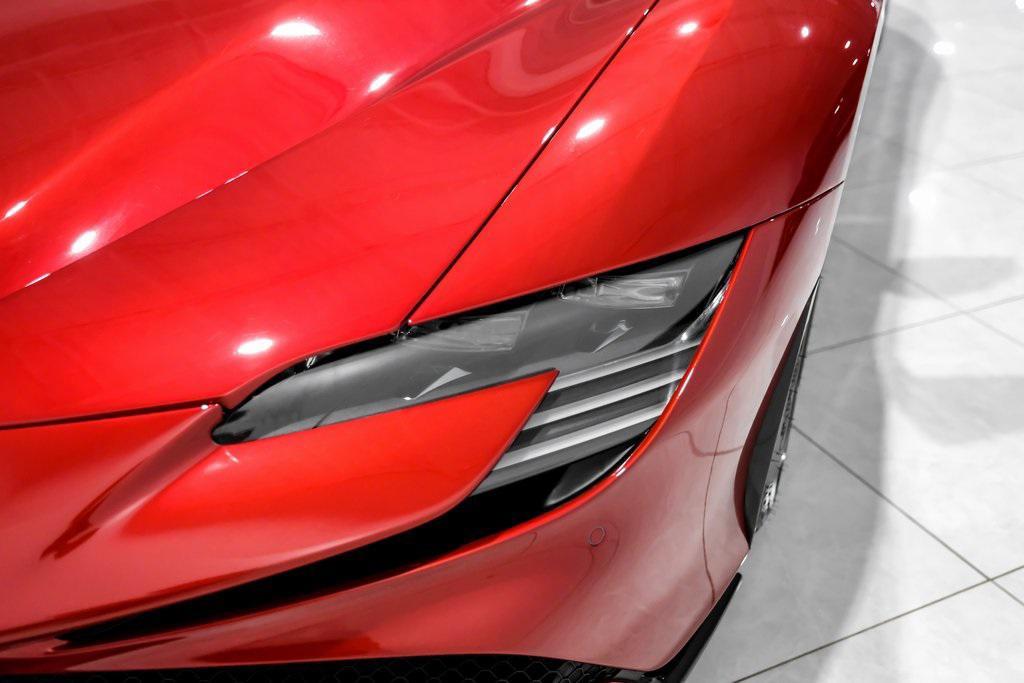 2022 Rosso Ferrari F1-75 Ferrari SF90 Spider