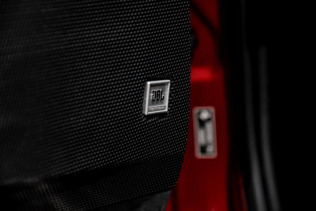 2022 Rosso Ferrari F1-75 Ferrari SF90 Spider