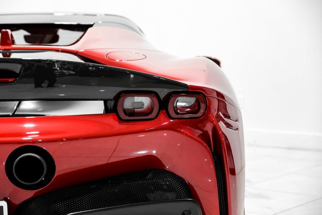 2022 Rosso Ferrari F1-75 Ferrari SF90 Spider