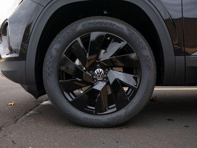 new 2026 Volkswagen Atlas Cross Sport car, priced at $48,977