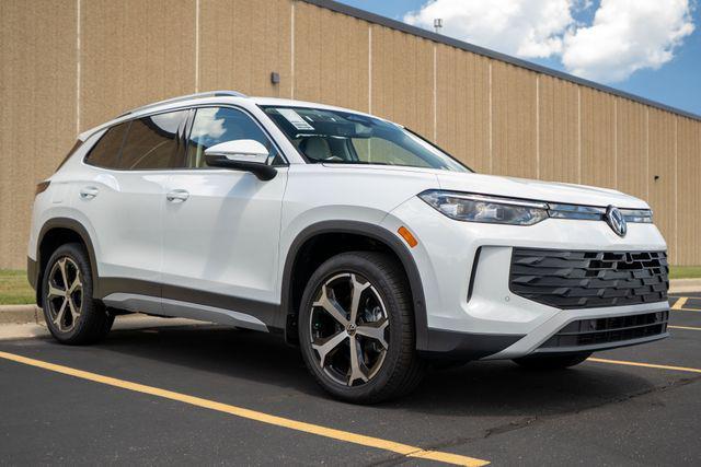 used 2025 Volkswagen Tiguan car, priced at $32,399