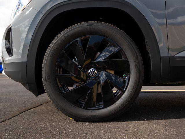 new 2026 Volkswagen Atlas Cross Sport car, priced at $49,444