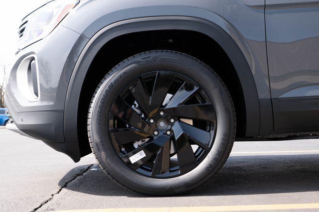new 2026 Volkswagen Atlas car, priced at $49,186