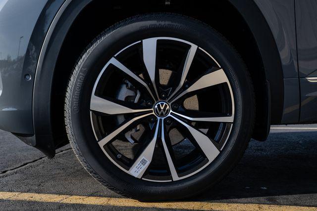 new 2026 Volkswagen Atlas Cross Sport car, priced at $56,886