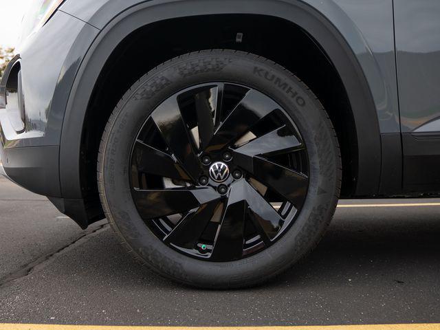 new 2026 Volkswagen Atlas Cross Sport car, priced at $49,444