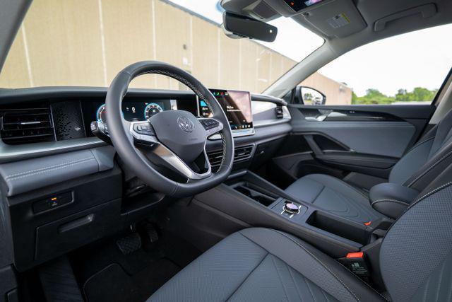 used 2025 Volkswagen Tiguan car, priced at $32,424