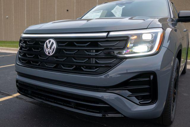 new 2026 Volkswagen Atlas Cross Sport car, priced at $53,826