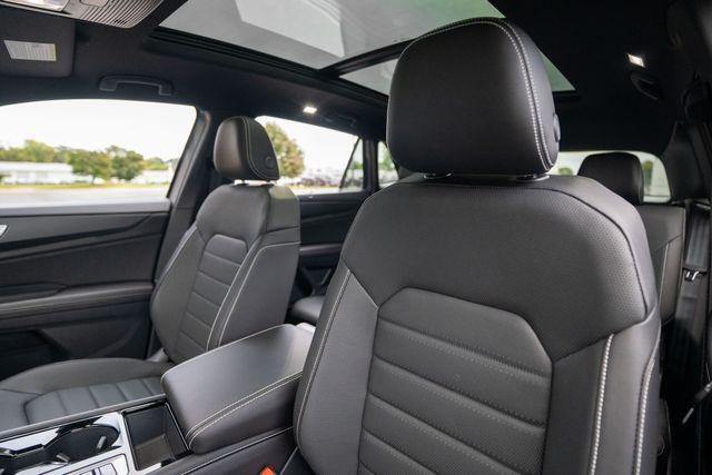 new 2026 Volkswagen Atlas Cross Sport car, priced at $53,826