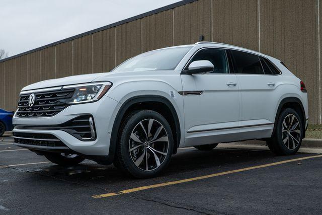 new 2026 Volkswagen Atlas Cross Sport car, priced at $56,643