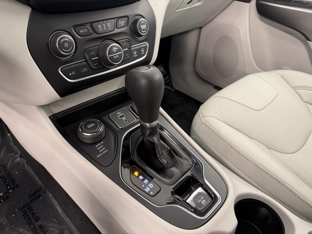 used 2019 Jeep Cherokee car, priced at $15,299