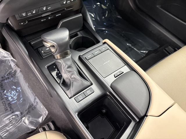 used 2019 Lexus ES 300h car, priced at $29,899