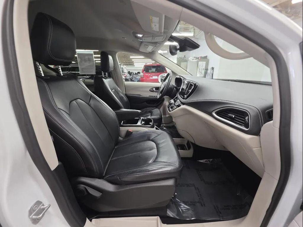 used 2022 Chrysler Pacifica car, priced at $29,890
