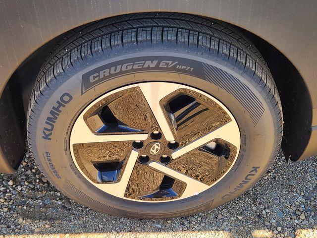 new 2026 Hyundai IONIQ 9 car, priced at $64,580