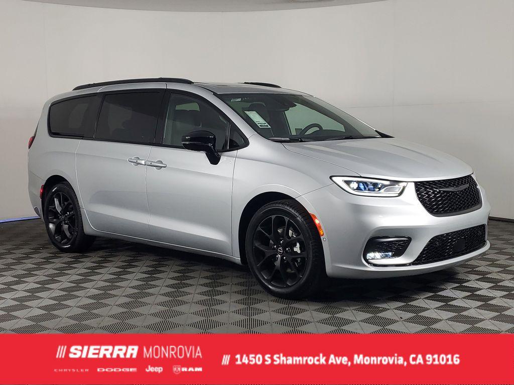 new 2026 Chrysler Pacifica car, priced at $55,110