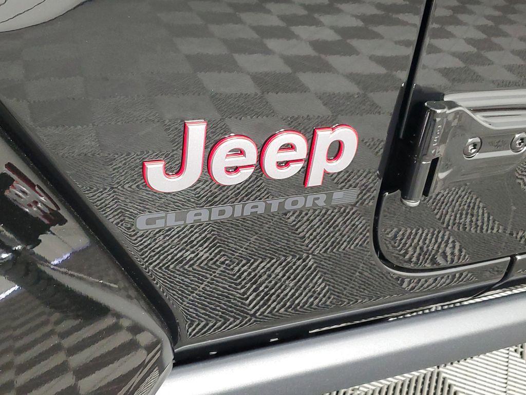 new 2025 Jeep Gladiator car, priced at $52,900