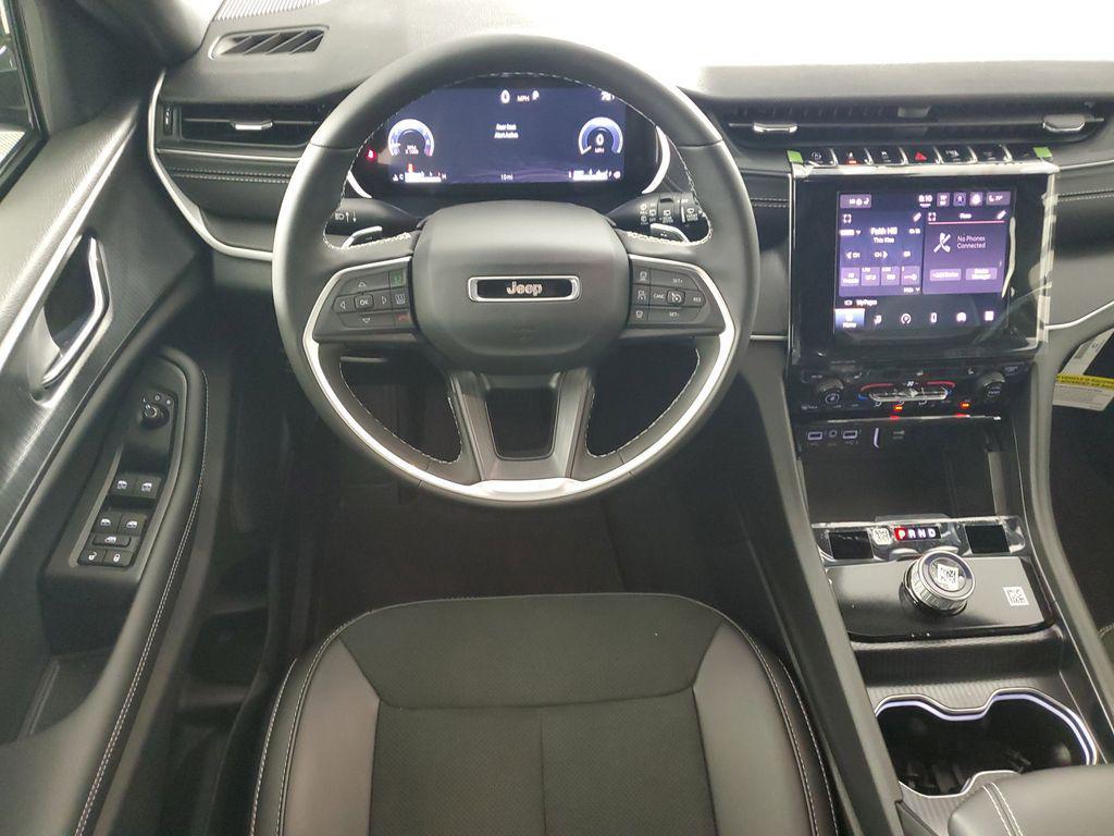 new 2025 Jeep Grand Cherokee car, priced at $41,500