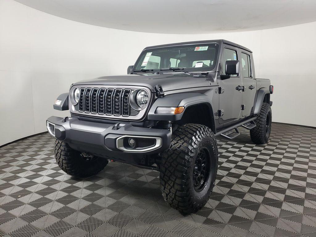 new 2026 Jeep Gladiator car, priced at $51,575