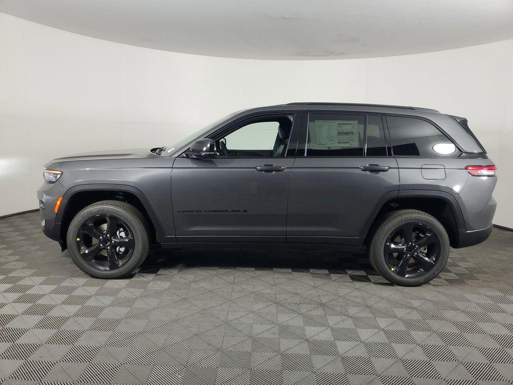 new 2025 Jeep Grand Cherokee car, priced at $48,375