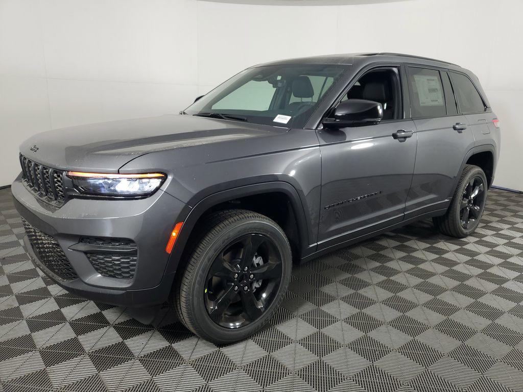 new 2025 Jeep Grand Cherokee car, priced at $48,375
