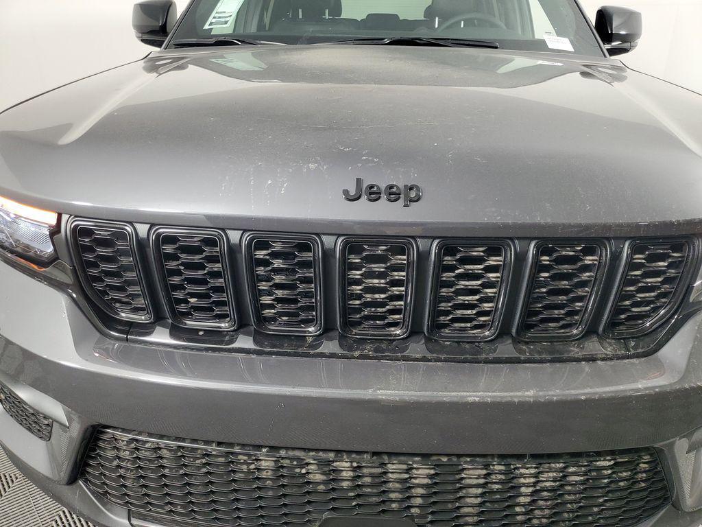 new 2025 Jeep Grand Cherokee car, priced at $48,375