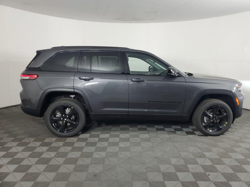 new 2025 Jeep Grand Cherokee car, priced at $48,375