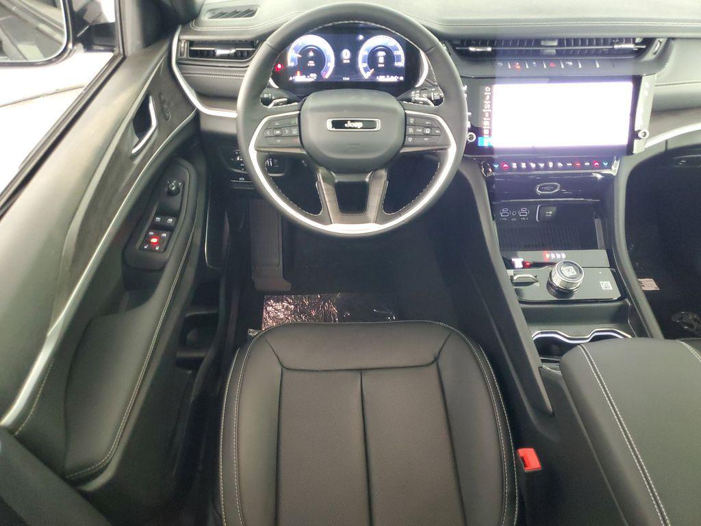 new 2026 Jeep Grand Cherokee car, priced at $51,725