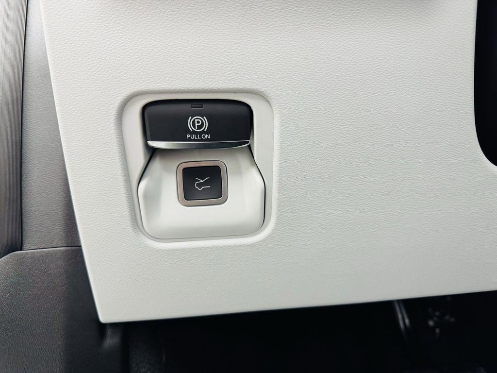 new 2026 Jeep Cherokee car, priced at $45,215