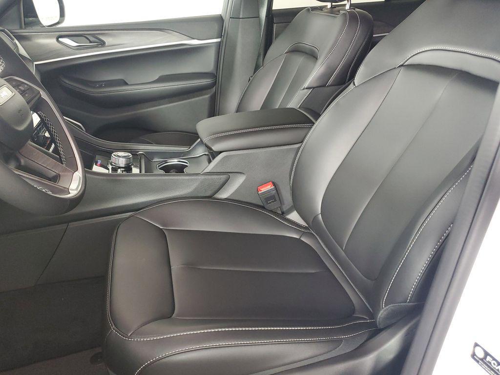 new 2025 Jeep Grand Cherokee car, priced at $51,150