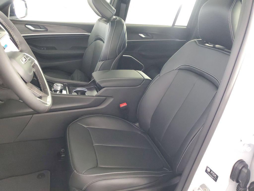 new 2026 Jeep Grand Cherokee car, priced at $45,720
