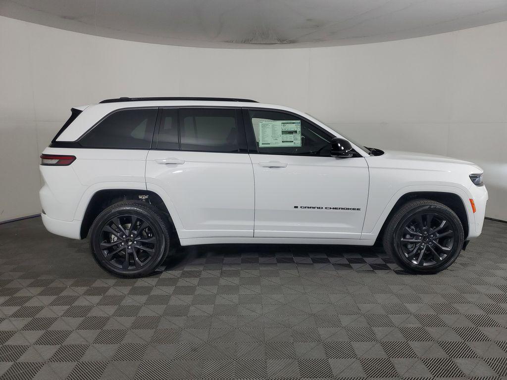 new 2026 Jeep Grand Cherokee car, priced at $45,720