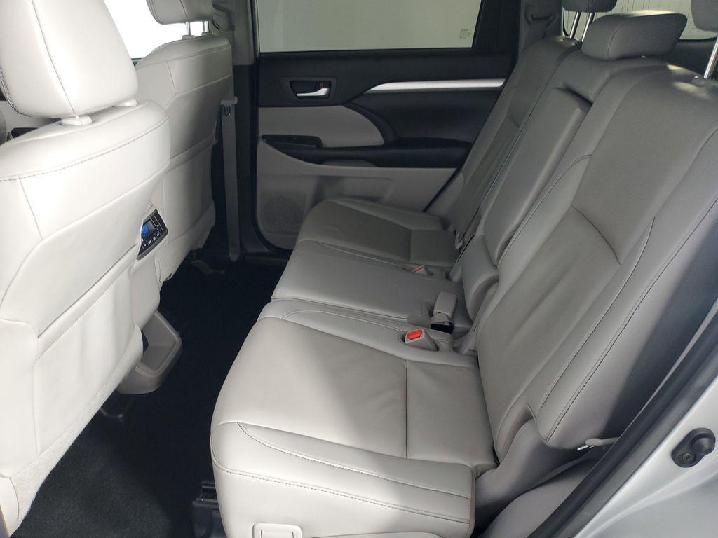 used 2019 Toyota Highlander car, priced at $22,750
