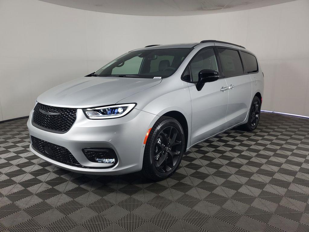 new 2026 Chrysler Pacifica car, priced at $55,110