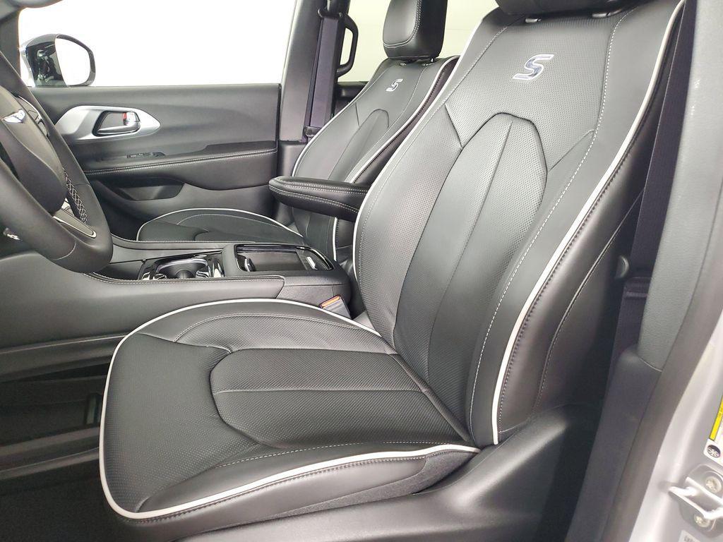 new 2026 Chrysler Pacifica car, priced at $55,110