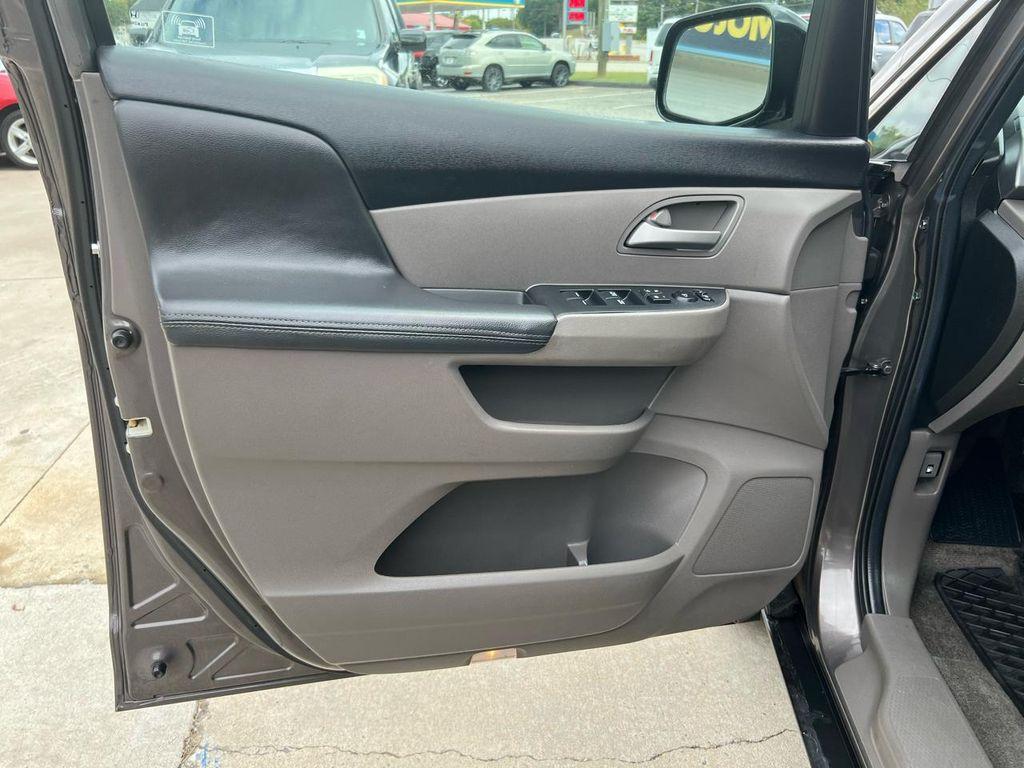 2011 Polished Metal Metallic Honda Odyssey