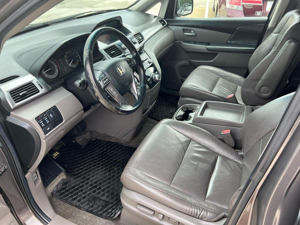 2011 Polished Metal Metallic Honda Odyssey