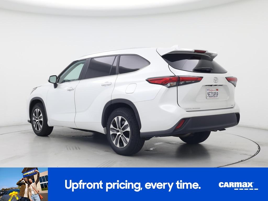 used 2023 Toyota Highlander car, priced at $34,998