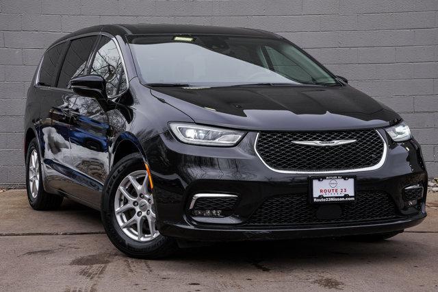used 2024 Chrysler Pacifica car, priced at $23,588