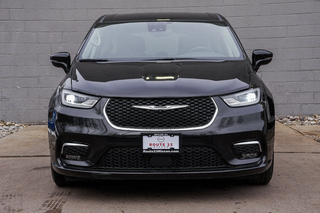 used 2024 Chrysler Pacifica car, priced at $23,588