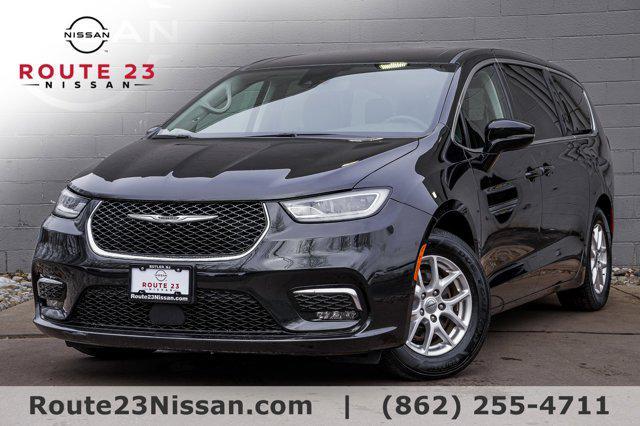 used 2024 Chrysler Pacifica car, priced at $23,588