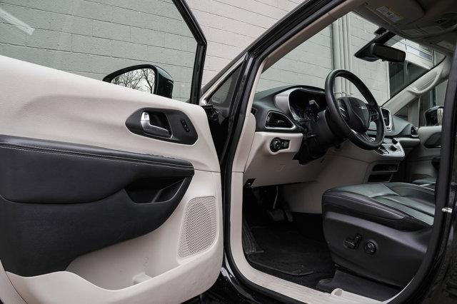 used 2024 Chrysler Pacifica car, priced at $23,588