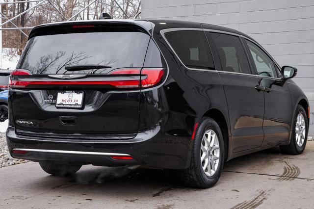 used 2024 Chrysler Pacifica car, priced at $23,588