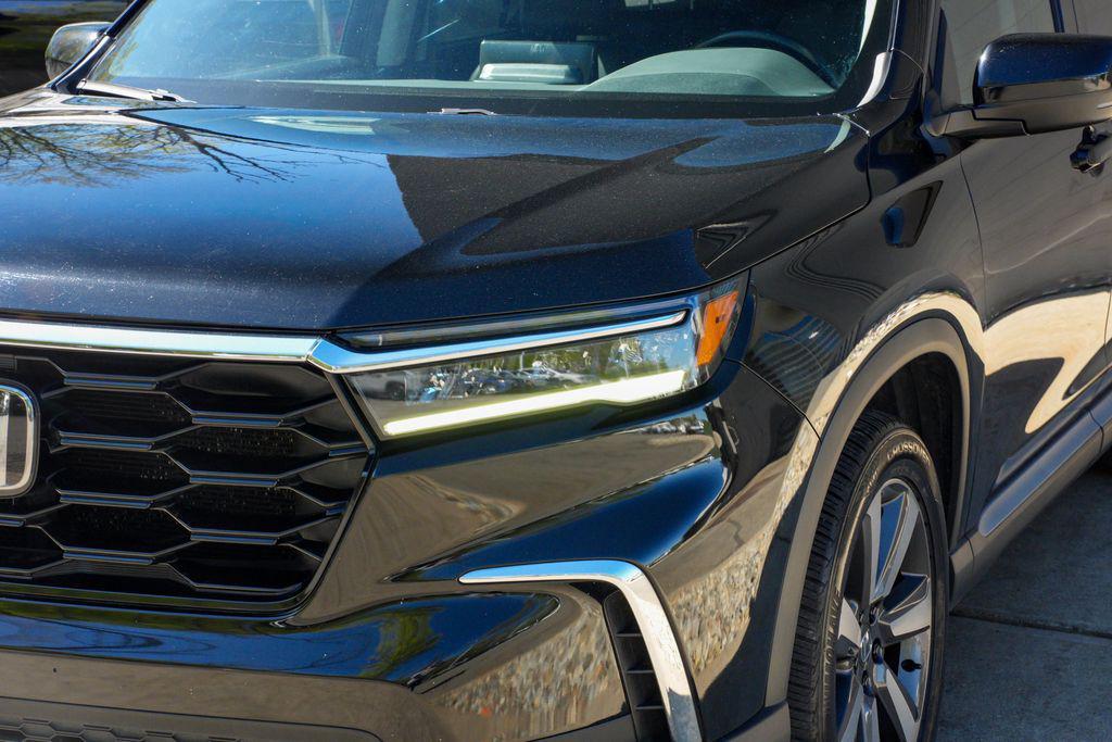 used 2023 Honda Pilot car, priced at $35,439