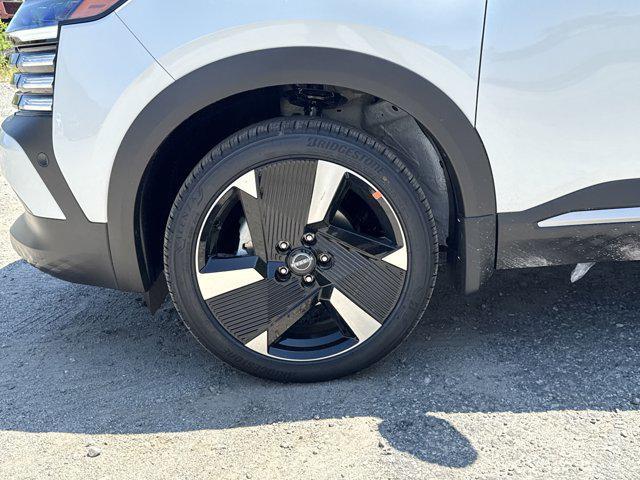 new 2025 Nissan Kicks car, priced at $28,258