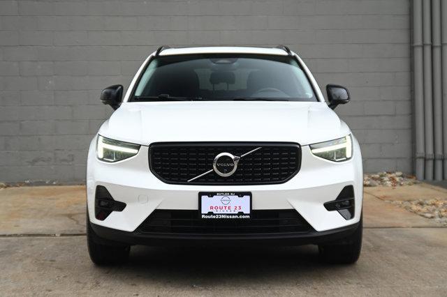 used 2024 Volvo XC40 car, priced at $25,777