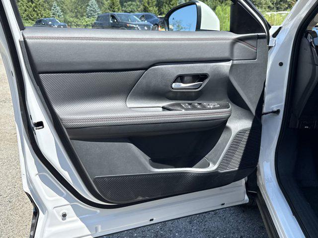 new 2025 Nissan Kicks car, priced at $30,648