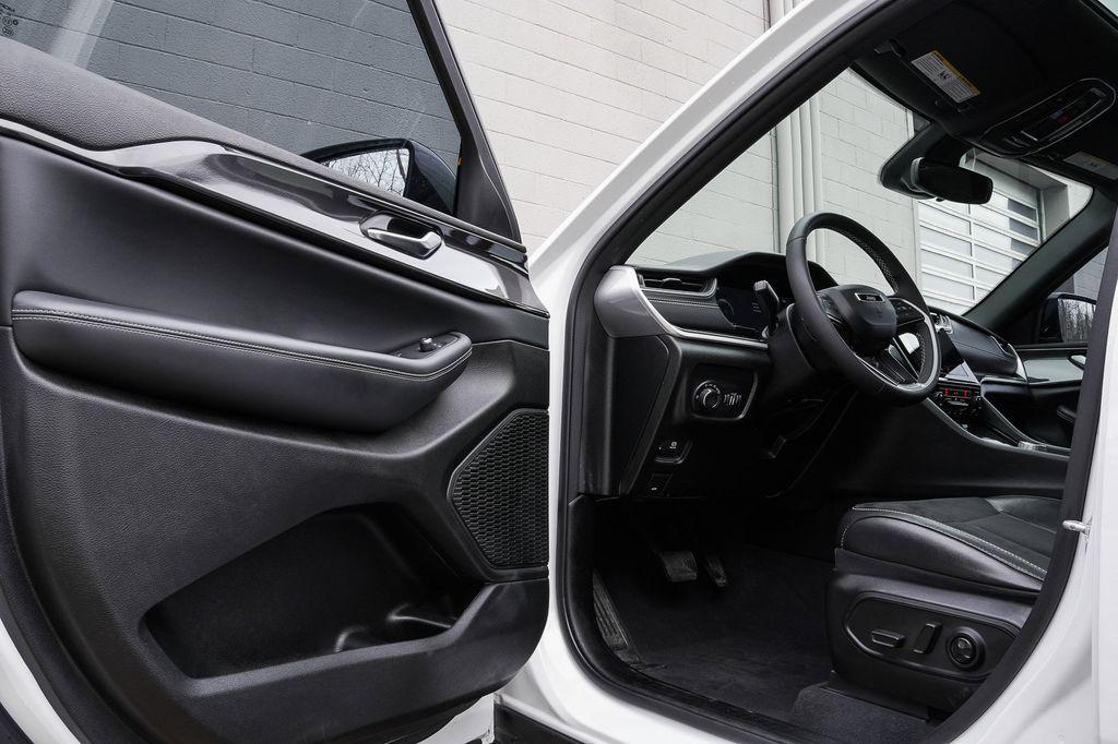 used 2023 Jeep Grand Cherokee car, priced at $27,666
