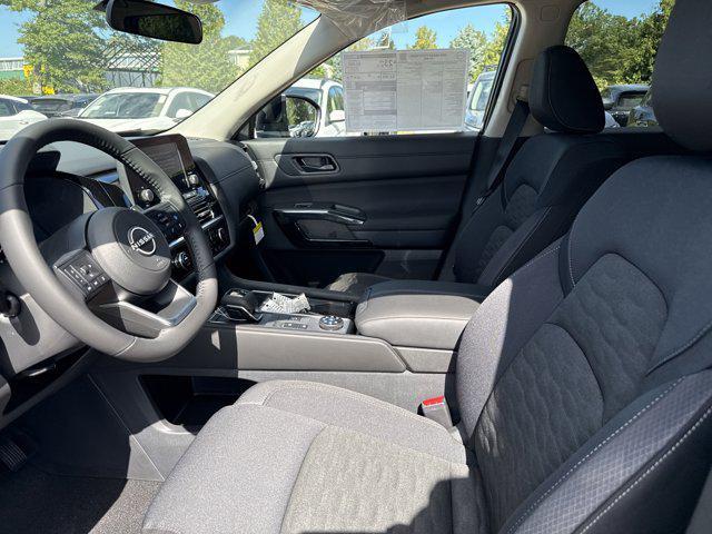 new 2025 Nissan Pathfinder car, priced at $41,189