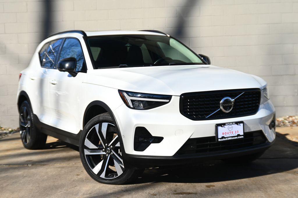used 2024 Volvo XC40 car, priced at $26,998