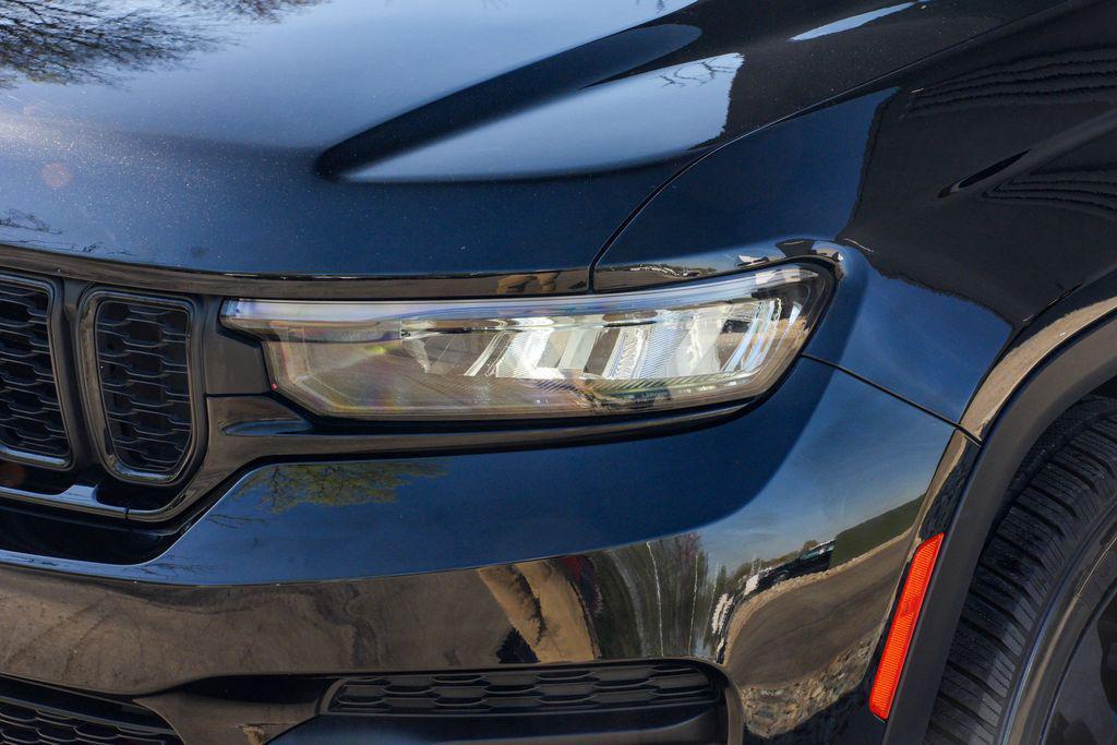 used 2023 Jeep Grand Cherokee car, priced at $28,888