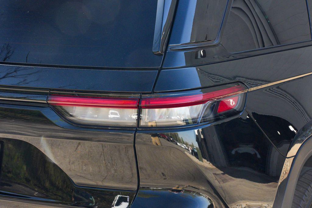 used 2023 Jeep Grand Cherokee car, priced at $28,888